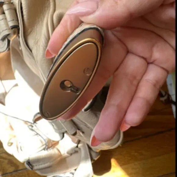 Authentic Vintage Chloe Cream Crossbody  Bag - Picture 2 of 8